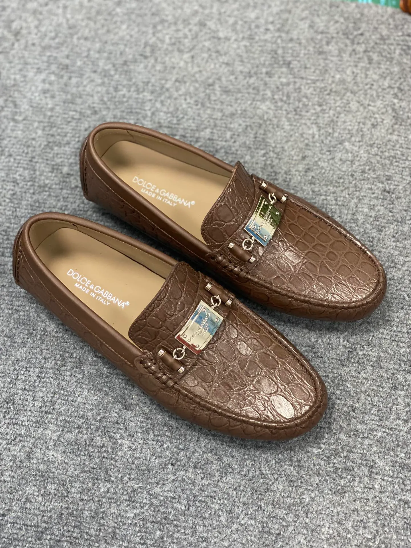 Men's Men's Shoes Men's Men's Shoes 💰700 new style "DG Duban Spring New Casual Driving Shoes" latest hot style, top brand luxury ~ purchasing agency, top quality ~.  The upper is made of imported original cowhide with fine workmanship. The original stylish and stylish soft rubber wear-resistant and non-slip outsole is light and comfortable on the feet. The real thing looks better in real life, 38-45